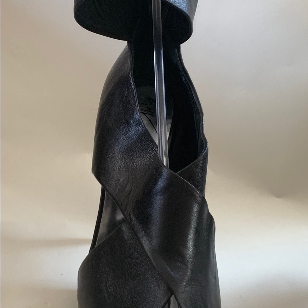 Fierce heels !! - Picture 3 of 5